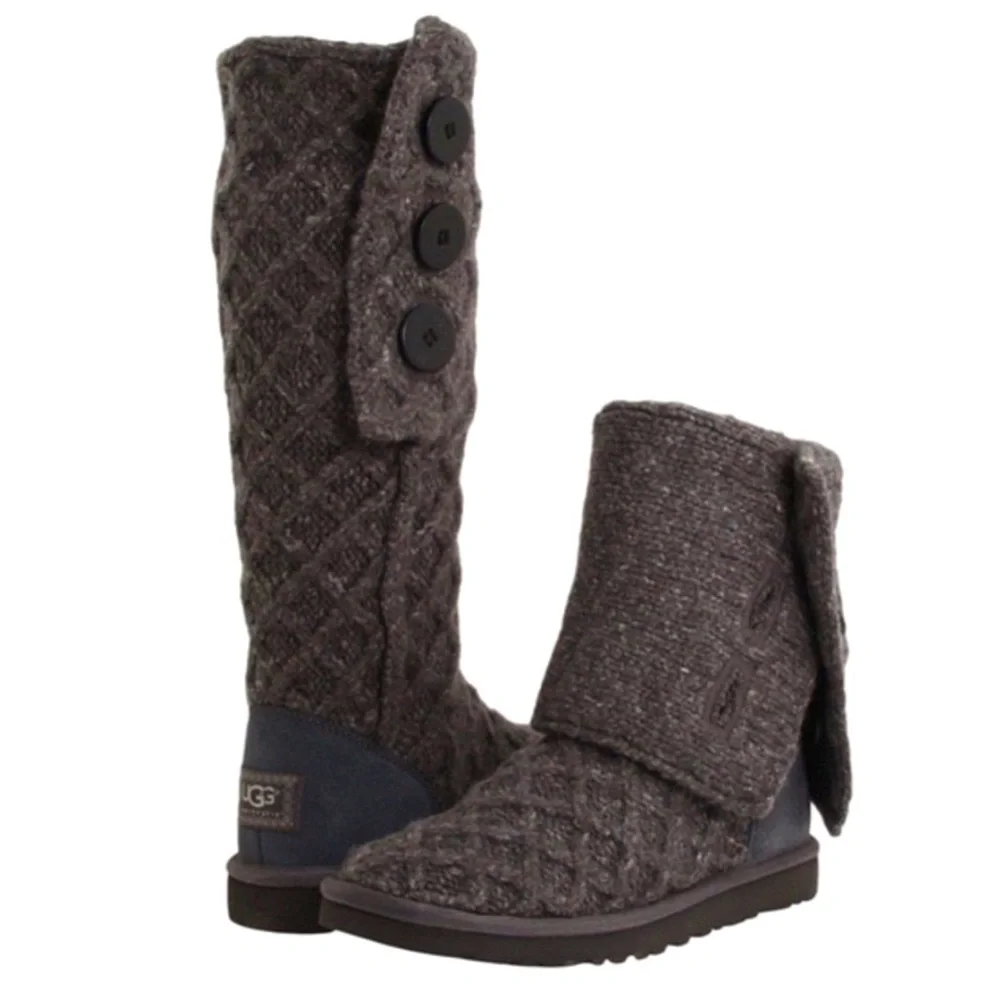 UGG gray lattice